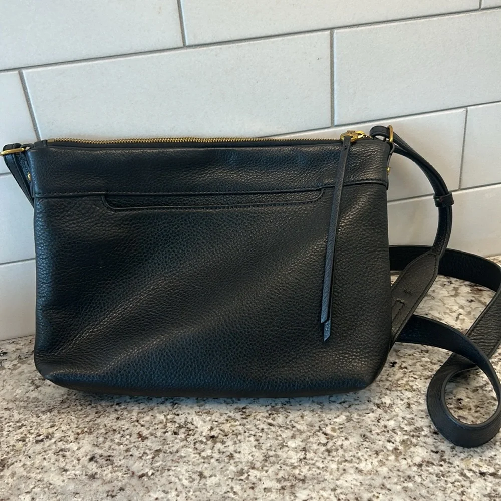 HOBO black pebbled leather crossbody bag w/ adjustable 24-27 in strap - Picture 2 of 8